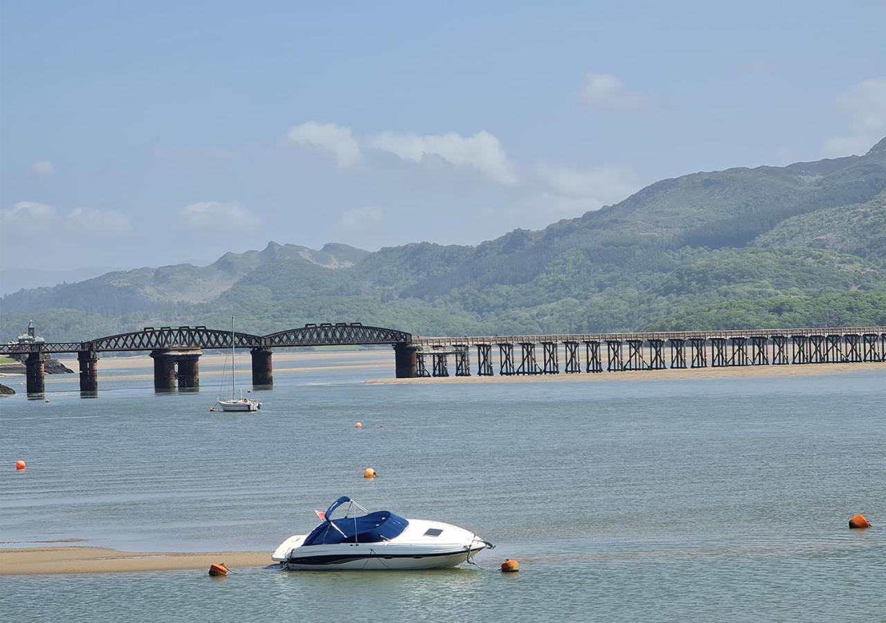 Luxury 4 Bedroom Seaside Apartment - Glan Y Werydd House Barmouth Exterior foto